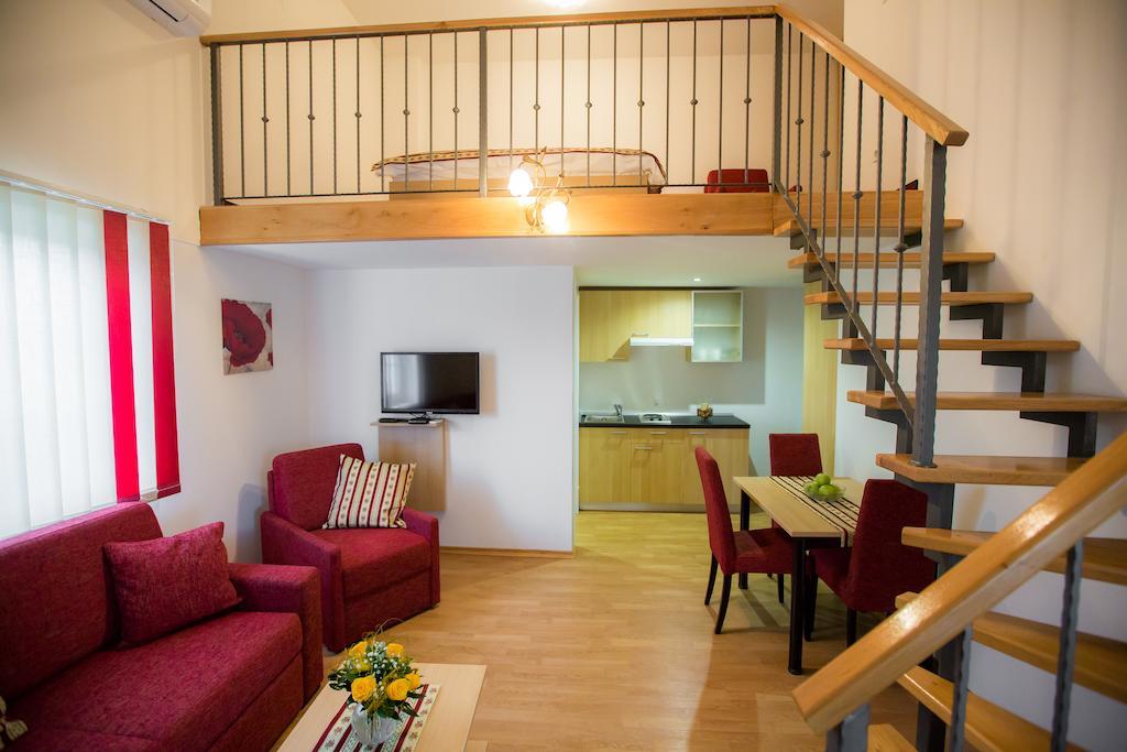 Apartments And Rooms Millennium Ogulin Ruang foto