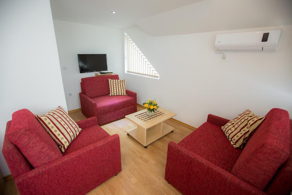 Apartments And Rooms Millennium Ogulin Ruang foto