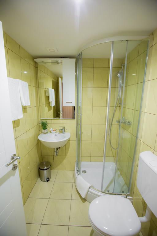 Apartments And Rooms Millennium Ogulin Ruang foto